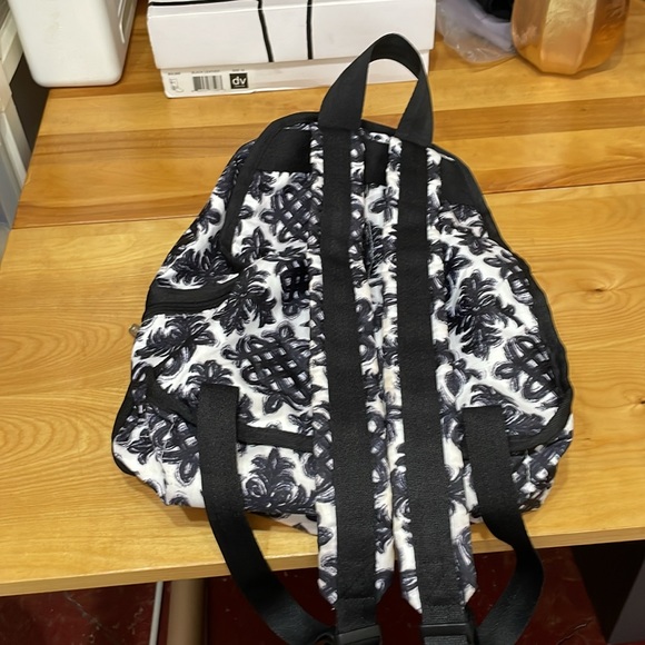 Lesportsac backpack - Picture 2 of 6